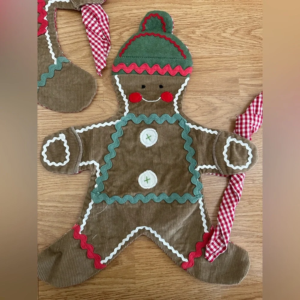 Pottery Barn Kids Gingerbread placemat and napkin